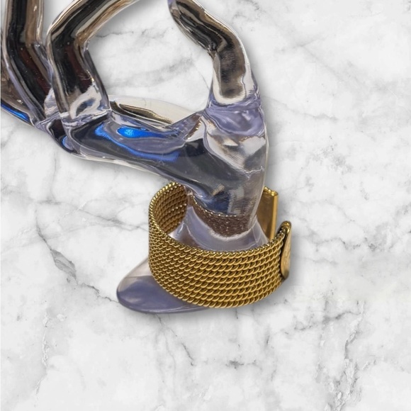 💟💎Vintage Avon Gold Tone Cuff Bracelet - Picture 6 of 11